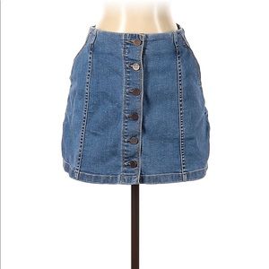 Aritzia skirt size 0